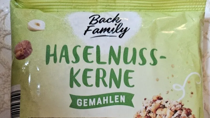 Haselnusskerne gemahlen