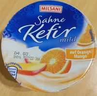 Sahne-Kefir auf Orange/Mango