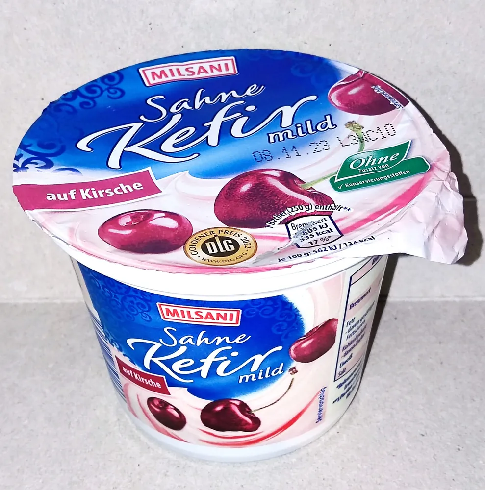 Sahne-Kefir mild auf Kirsche