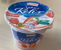 Sahne-Kefir auf Erdbeere