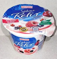 Sahne-Kefir mild auf Roter Grütze
