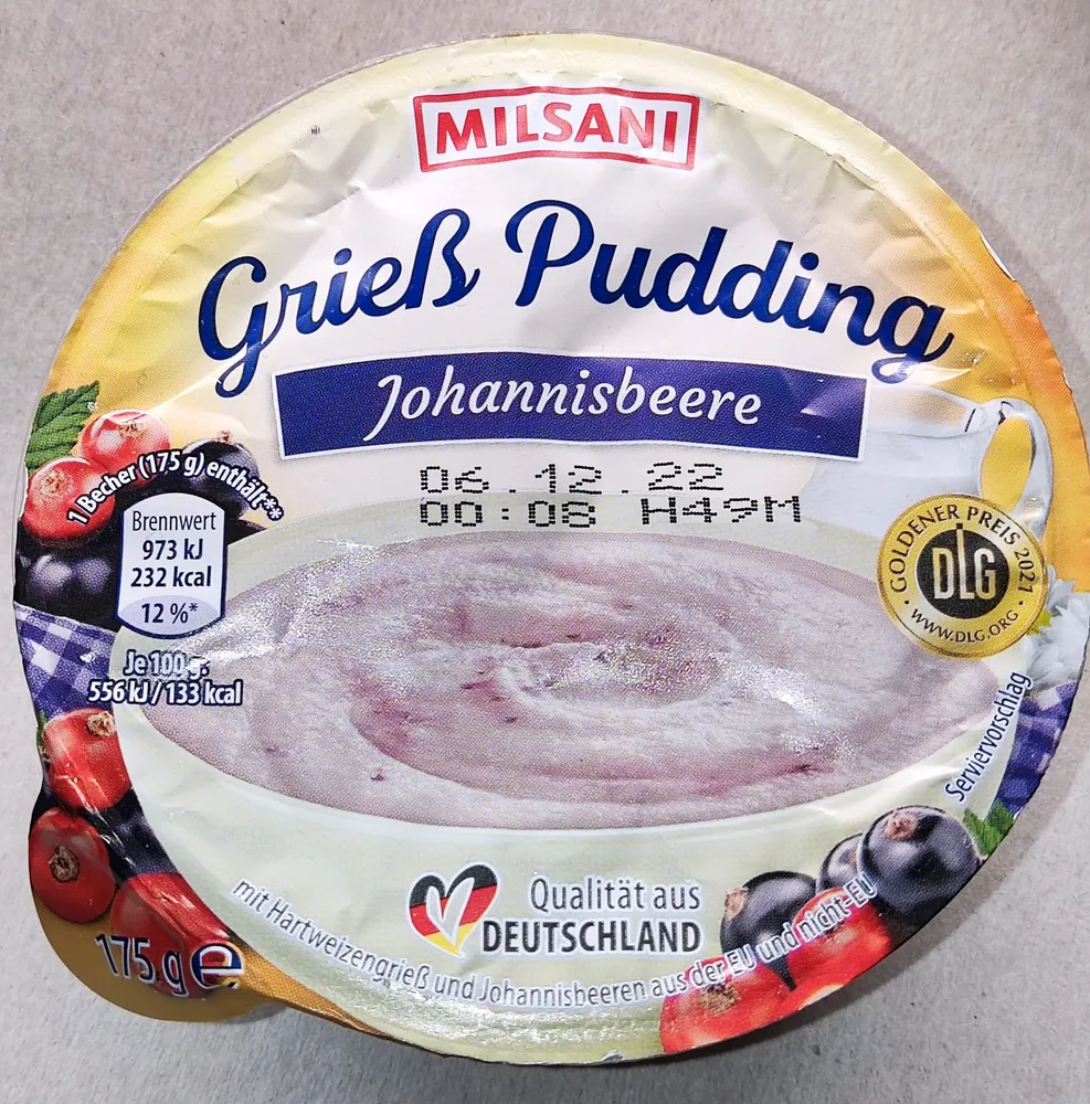 Grießpudding - Johannisbeere