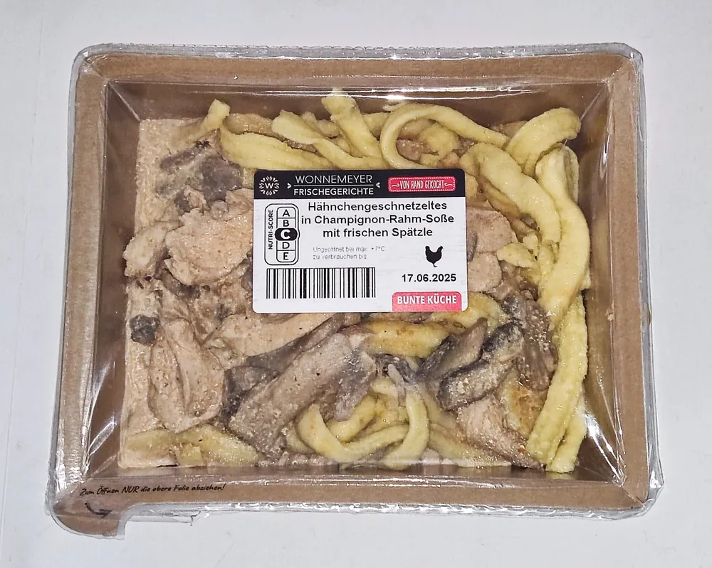 Hähnchengeschnetzeltes in Champignon-Rahm-Soße mit Spätzle