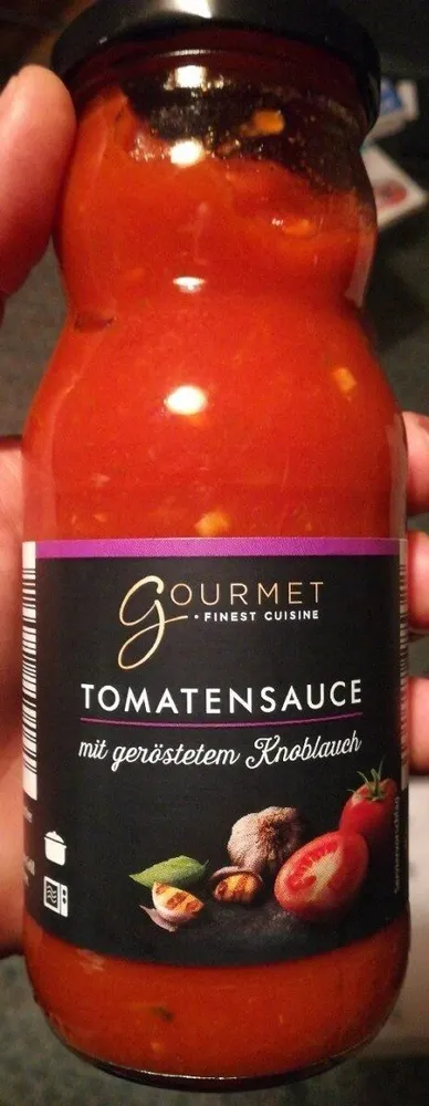 Tomatensauce mit geröstetem Knoblauch