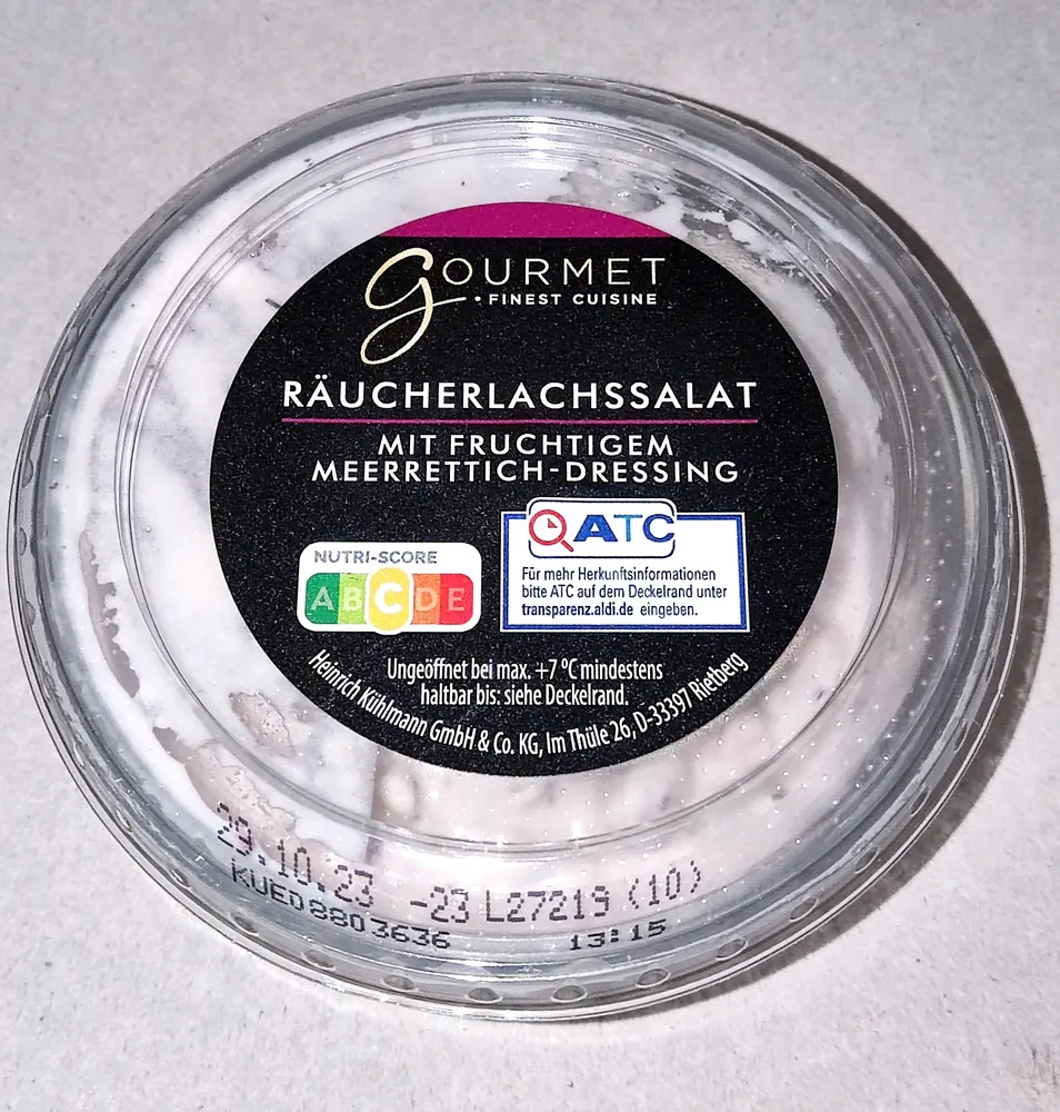 Räucherlachssalat mit fruchtigem Meerrettich-Dressing