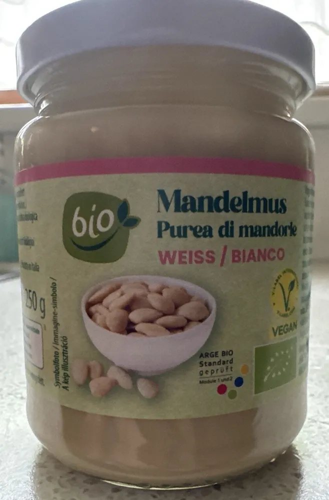 Mandelmus Weiss