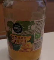 Ananasstücke im Glas