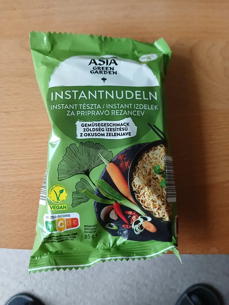 Instant Nudeln gemüse