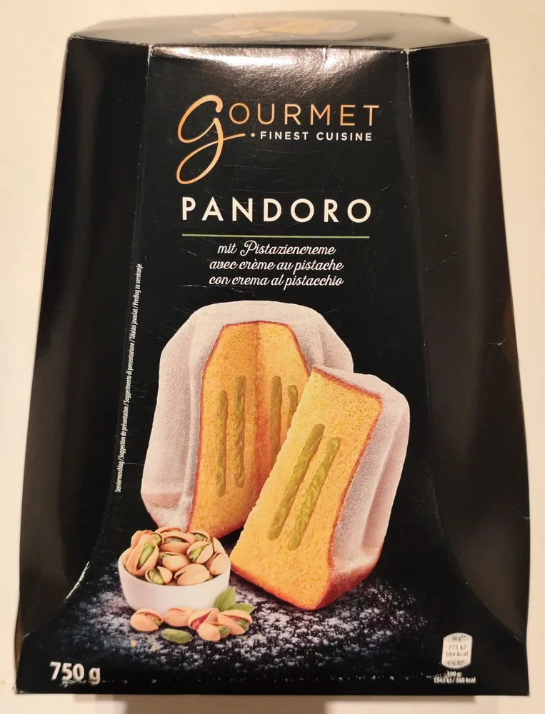 Pandoro con crema al pistacchio