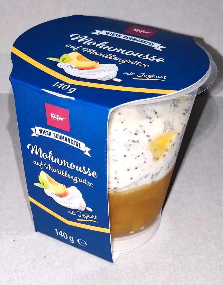 Mohnmousse auf Marillengrütze