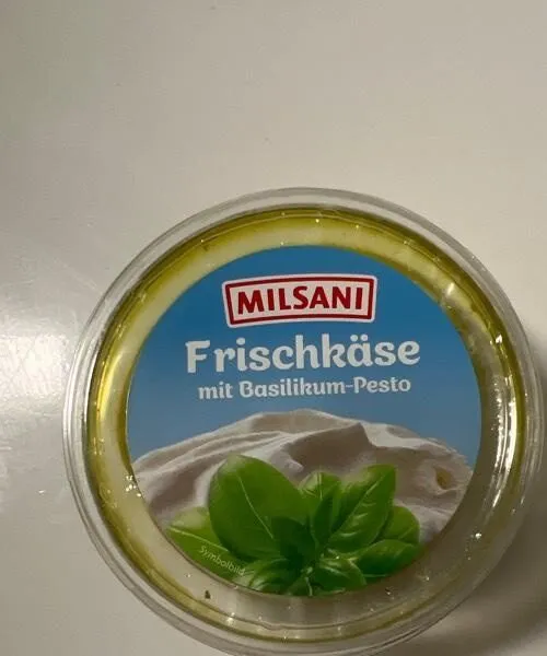 Frischkäse mit Basilikum-Pesto