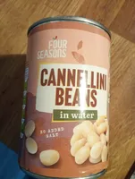 Cannellini beans in water
