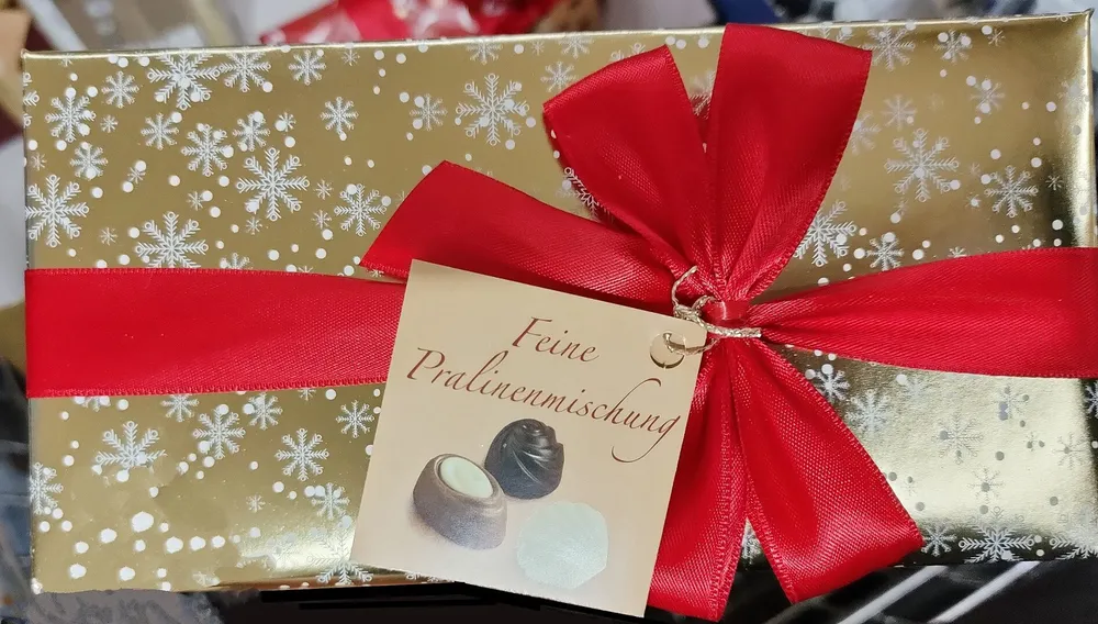 Feine Pralinenmischung in Geschenkverpackung