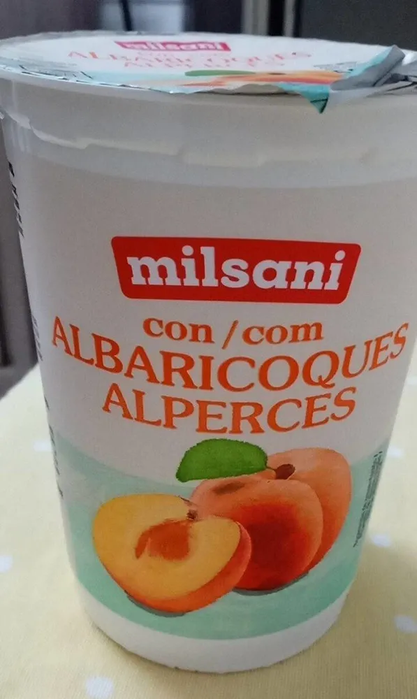 Yogur con preparado de albaricoque