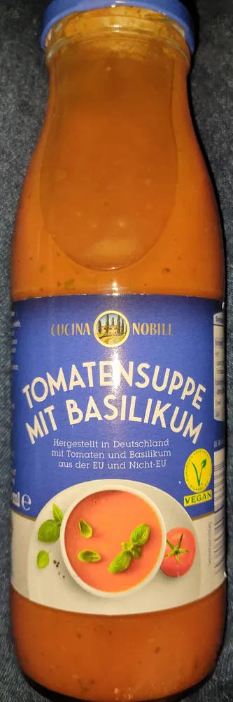 Tomatensuppe mit Basilikum