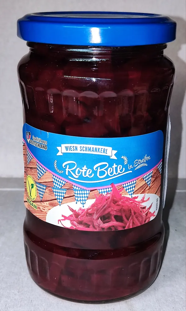 Rote Beete in Streifen