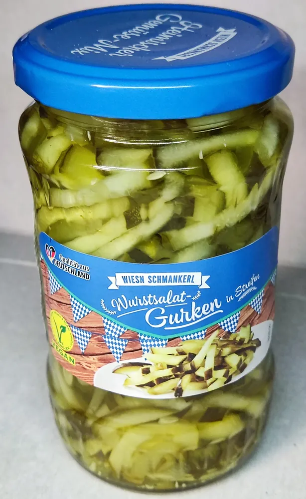 Wurstsalat-Gurken in Streifen
