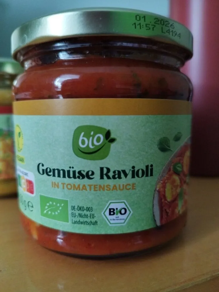 Bio-Gemüseravioli in Tomatensauce