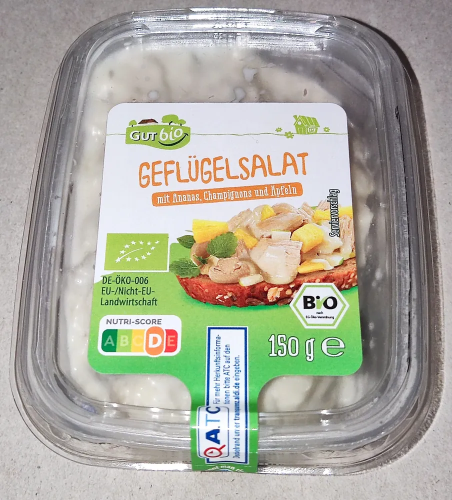 Bio-Geflügelsalat mit Ananas, Champignons und Äpfeln
