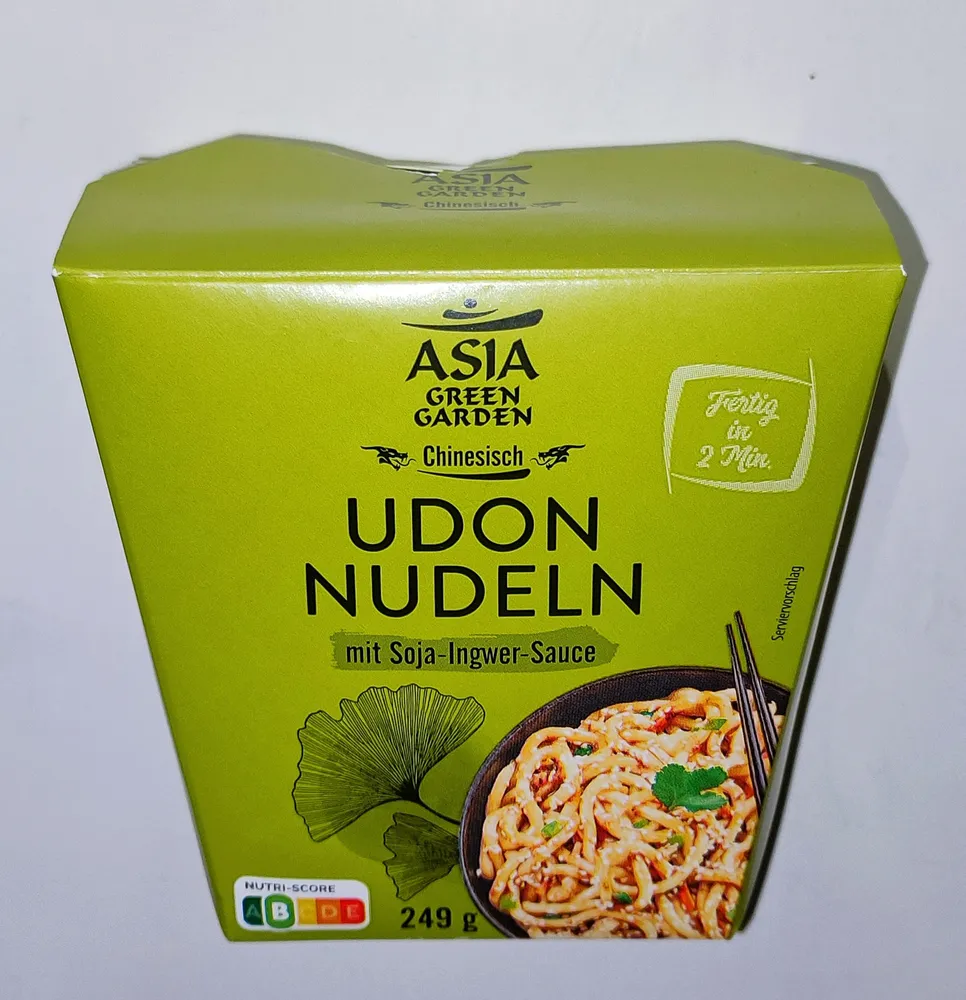 Udon-Nudeln mit Soja-Ingwer-Soße