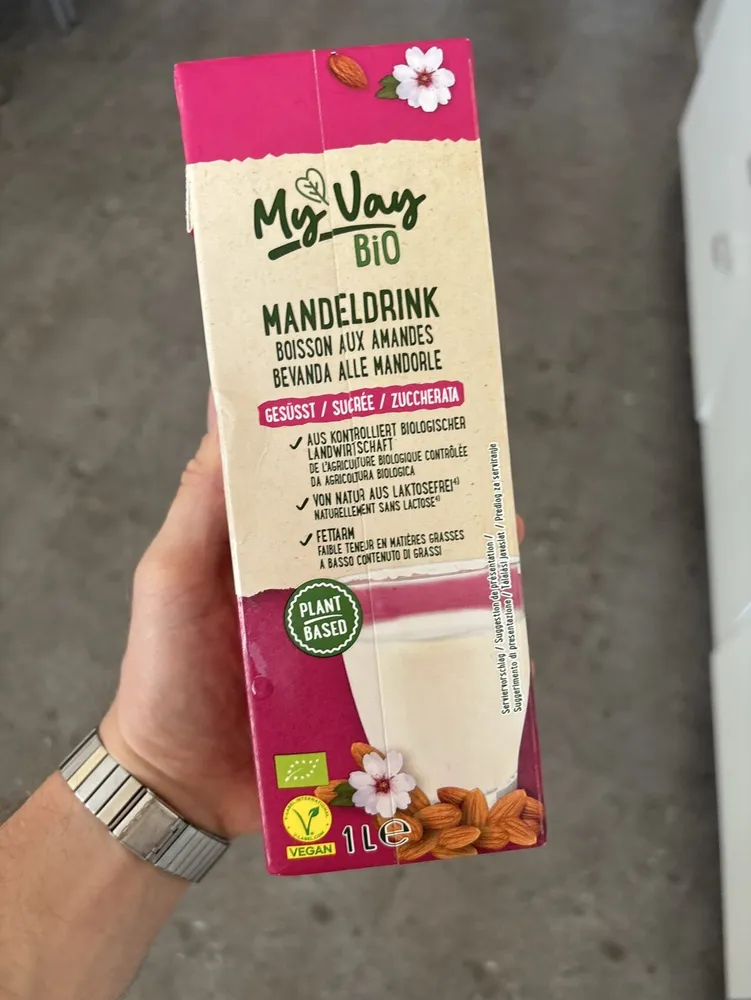 MANDELDRINK
