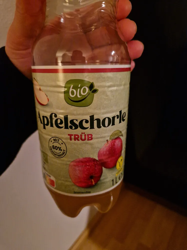 Bio-Apfelschorle trüb