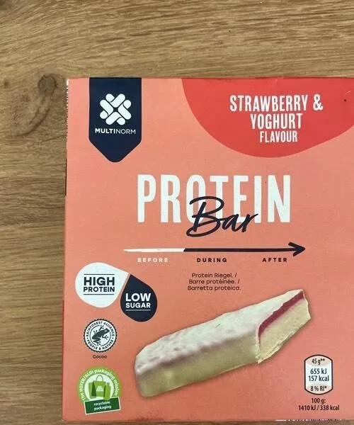Strawberry and yoghurt protein bar