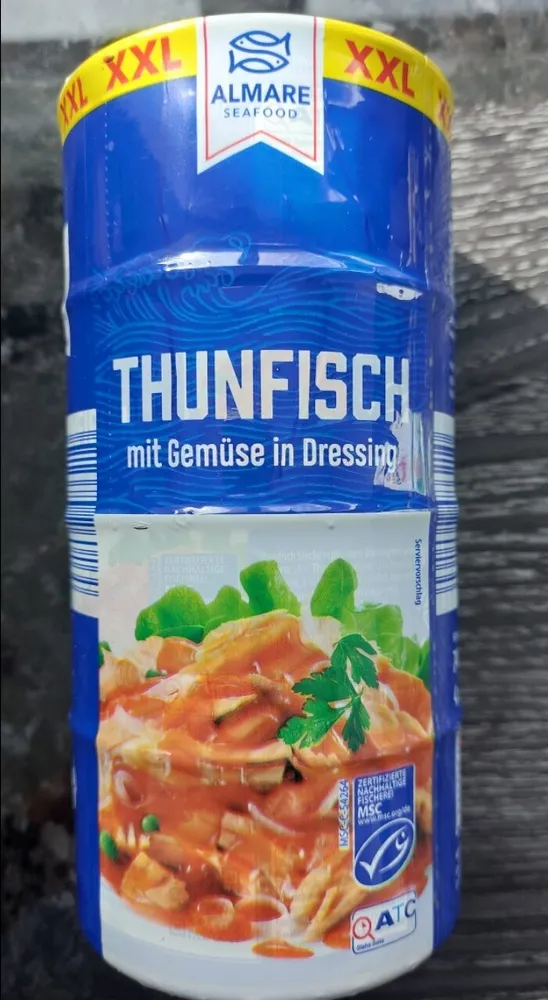 Thunfisch mit Gemüse in Dressing
