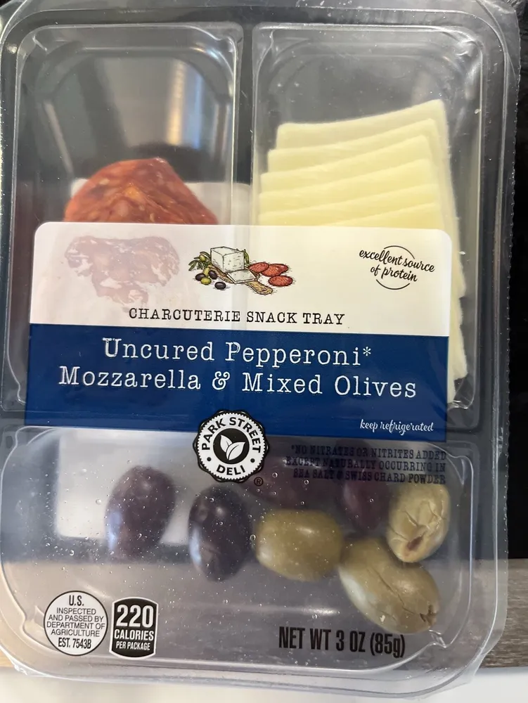 Uncured Pepperoni Mozzarella & Mixed Olives