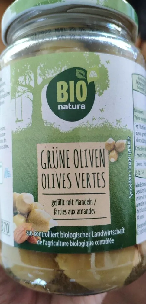 Olives vertes farcies aux amandes