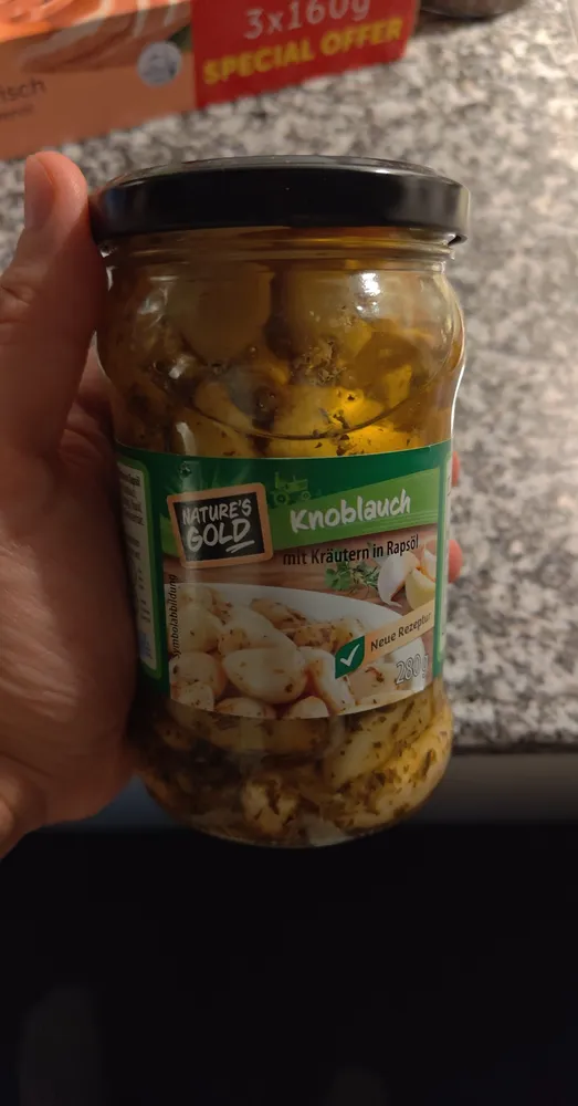 Knoblau mit Kräuter in Rapsöl