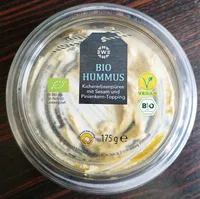 Bio Hummus - Kichererbsenpüree mit Sesam und Pinienkernen-Topping