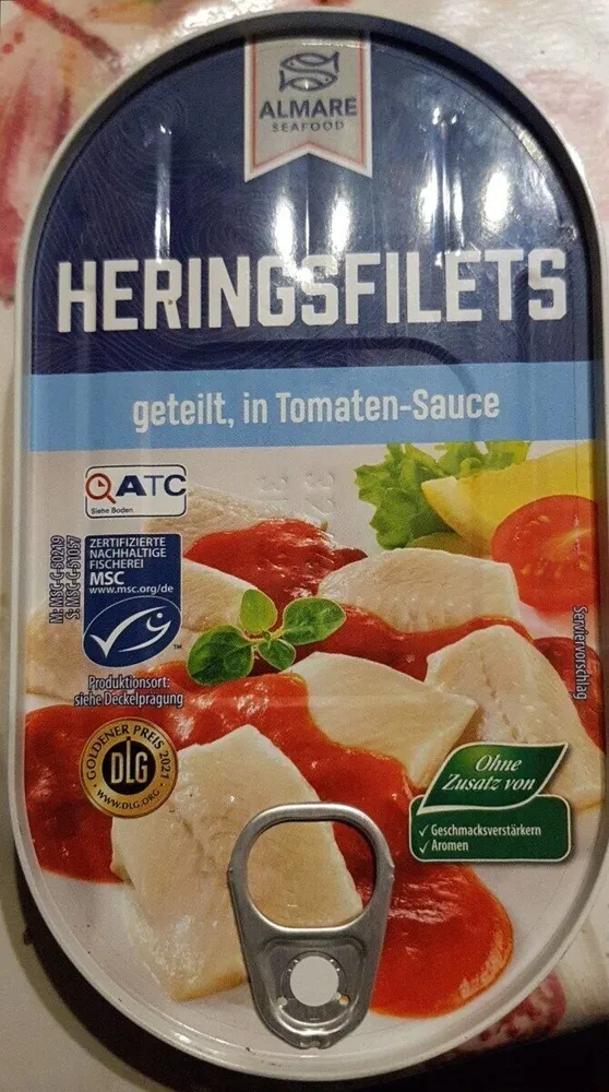 Heringsfilets geteilt in Tomatensauce