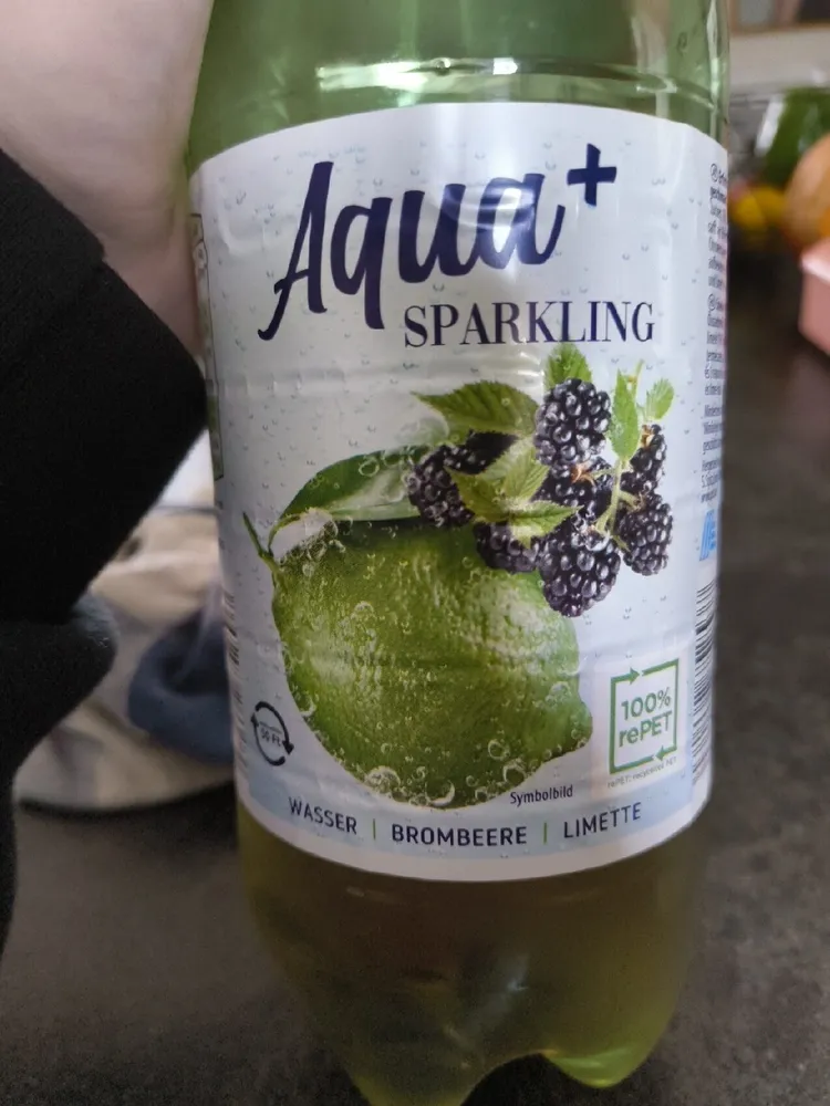 Aqua Sparkling Brombeere Limette