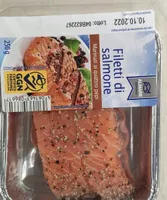 Filetti di salmone marinato ai quattro pepi