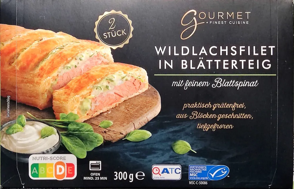 Wildlachsfilet in Blätterteig mit feinem Blattspinat