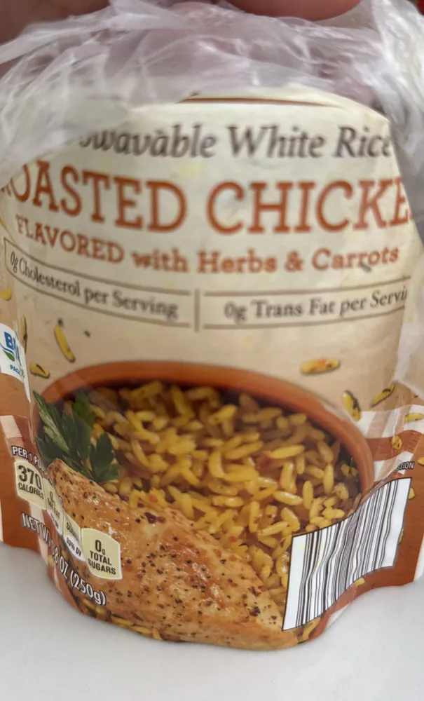 Microwavable White Rice Roasted Chicken flavored with Herbs & Carrots