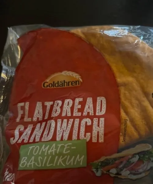Flatbread-Sandwich - Tomate-Basilikum