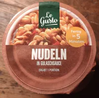 Nudeln in Gulaschsauce