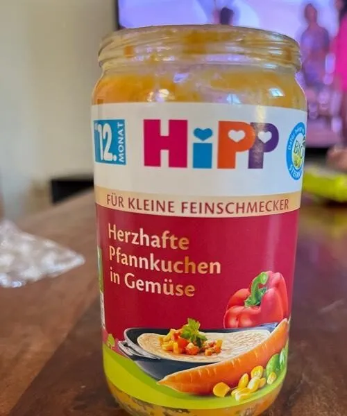 Herzhafte Pfannkuchen in Gemüse