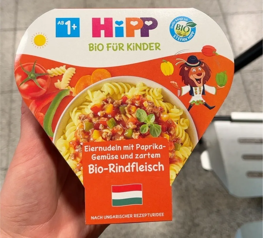 Eiernudeln mit Paprika-Gemüse und zartem Bio-Rindfleisch