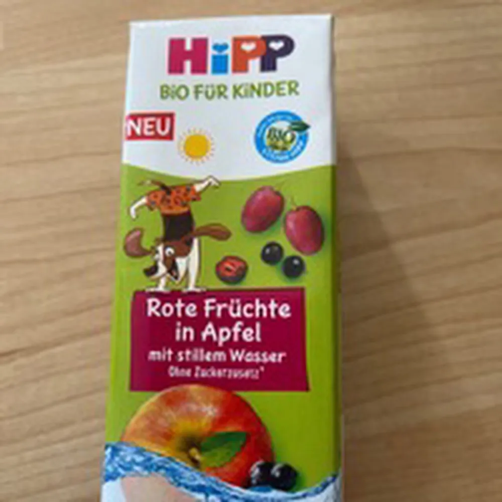 Rote Früchte in Apfel