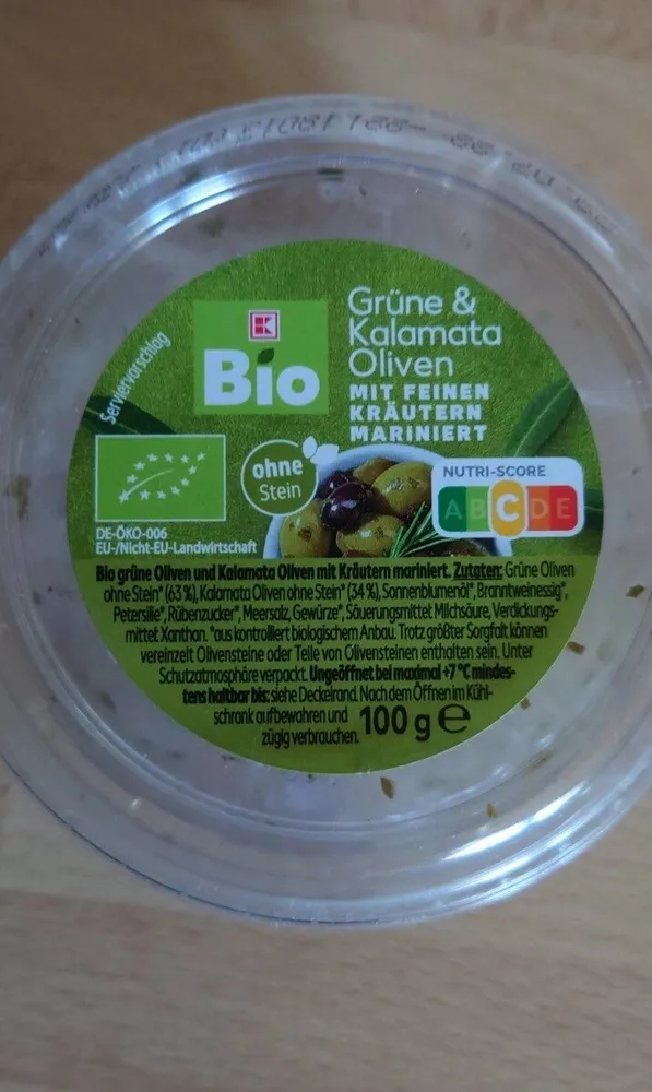 Grüne und Kalamata Oliven