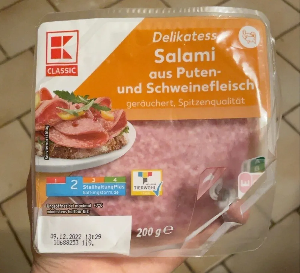 Delikatess Salami aus Puten- und Schweinefleisch