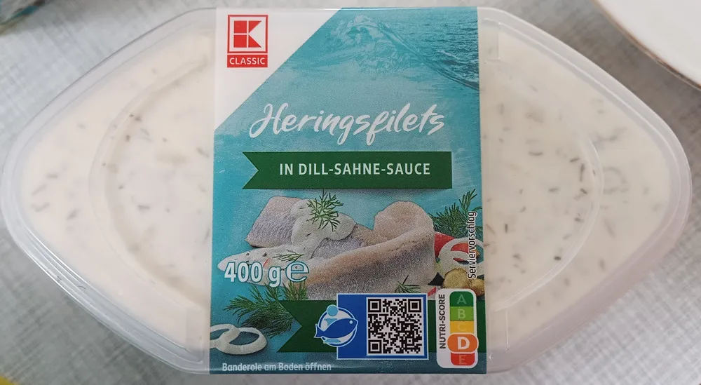 Heringsfilets in Dill-Sahnesauce