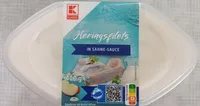 Sahne Heringsfilets mit Zwiebeln, Äpfeln und Gurken