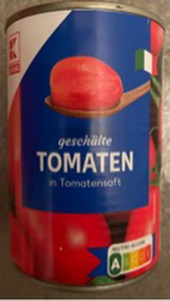 Geschälte Tomaten in Tomatensaft