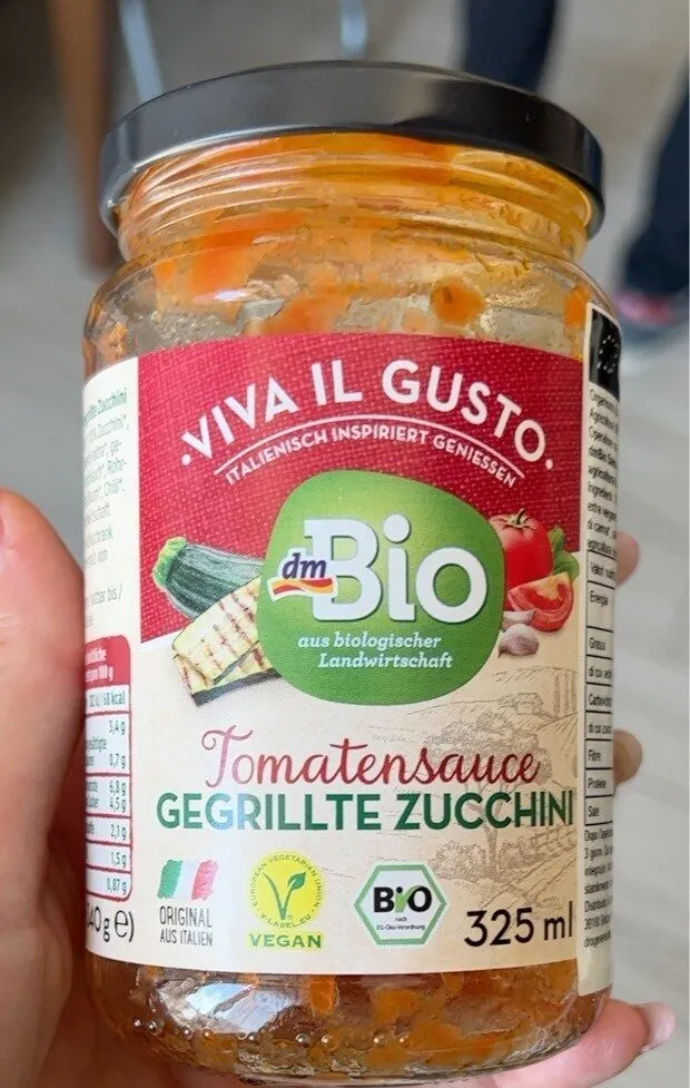 Tomate sauve gegrillte zucchini