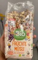 Früchte Müsli