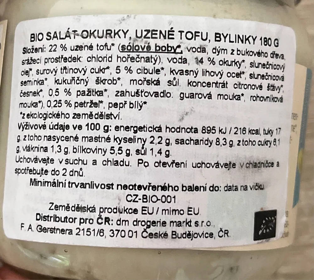 Veganer Feinkost Salat wie Fleischsalat mit Räuchertofu